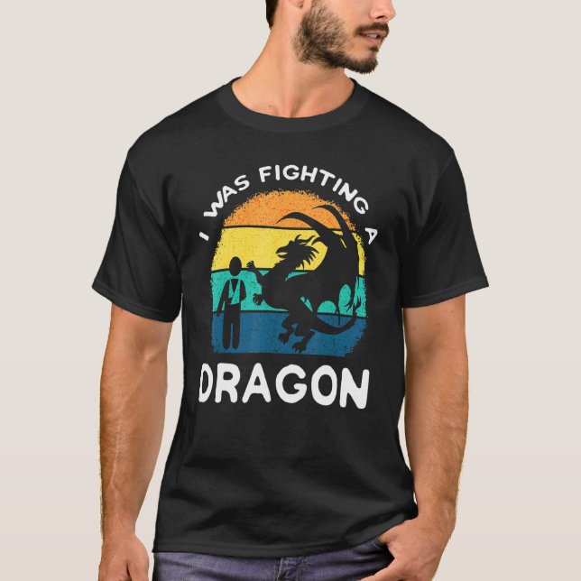 Broken Arm Dragon Shoulder Injury Surgery Recovery T Shirt (Framsida)