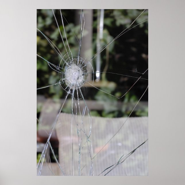 Broken show-window poster (Framsidan)