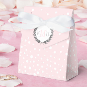 Bröllagsfavor med rosa och vit prickmönster presentaskar