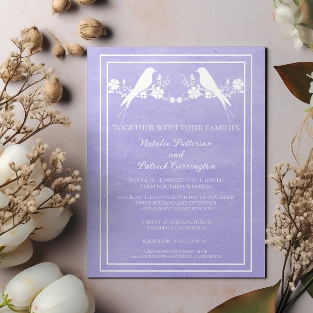 Bröllbjudan till lila Lovebird Blommigt Wedding Inbjudningar (Purple Lovebird Floral Wedding Invitation)