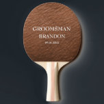 Bröllesgäst Sängläge Läder Modern Bröllop  Pingisracket<br><div class="desc">Modern,  elegant,  manlig,  läder Bröllesgäst ping pong paddel. Sängläge. Perfekt för Bröllop. Du kan anpassa den med ditt namn och datum.</div>