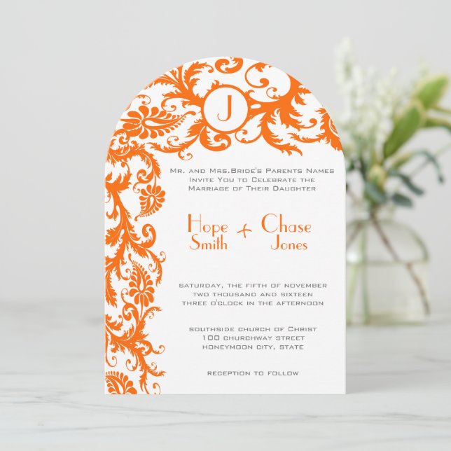 Brölloksinbjudan till Coral & Grått Orange Damask- Inbjudningar (Stående Fram)