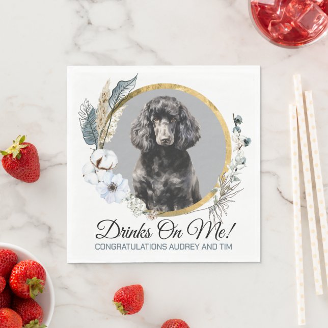 Bröllokslinneservetter för Standard Poodle med hun Pappersservett (Insitu)