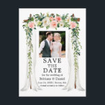 Bröllop Baldakin Akvarell Rosa Vit Blommig Foto Meddelande Vykort<br><div class="desc">Elegant Bröllop Baldakin Akvarell Rosa Vit Blommig Bröllop Förlovning Förhandsinbjudan Inkluderar vackra rosa och vita rosor. Träbröllopsbaldakinen inkluderar botanisk grönska. Par Foto.</div>