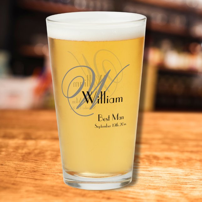 Bröllop Best Man Gift Elegant Monogram & Namn Cool Glaskopp (The Elegant Monogram with Name and Date makes for a Cool Pint Glass Gift for your Best Man.)
