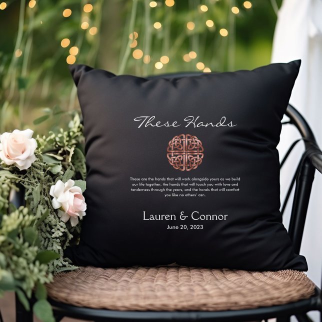Bröllop Celtic Knot Irish Handfixering Vows Kudde (Handfasting vows wedding keepsake pillow)