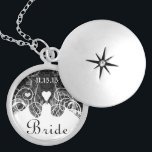 Bröllop Damask Bride Keepsaké Necklace Silverpläterat Halsband<br><div class="desc">Behåll Necklaces Välj antingen Silver Plattat Guld Avsluta eller Sterling silver Unik Personlig Anpassningsbar !st Bröllopsfest för julklapp av Bröllop Keepsakt Necklaces - om du vill ändra bakgrund färg - klicka på anpassa - klicka på redigera - välj sista verktyg i rullgardinsmenyn och välj från ett av de färger som...</div>