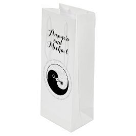 BRÖLLOP FLASKA GIFT BAG. b/w YinYang harmony dove