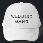 BRÖLLOP GANG BACHELOR TUCKER HAT KEPS<br><div class="desc">Gratulera till högtiden före bröllop i stil med vår Bröllop Gang Bachelor Tucker Hat. Detta är perfekten för marskalkarna, vännerna eller någon i bröllop-gänget som tittar att lägga till en roligt till bilfesten. Hatten har en elegant och klassisk design med "Bröllop Gang" som är modigt broderad på framsidan, skapar det...</div>