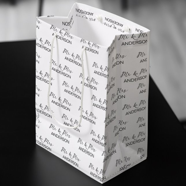Bröllop-gåvan Mr. och Mrs. personlig namn (Wedding gift Mr and Mrs personalized name Medium Gift Bag)