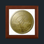 Bröllop Guld Flowers Monogram Gift Box 3 Smyckeskrin<br><div class="desc">Med en Monogrammed Bröllop Gift Box för Personlig får du ditt bröllop det bästa av elegans.</div>