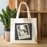 Bröllop Instagram Photo Retro ram Anpassningsbar T Tygkasse<br><div class="desc">Black and Grått Damask Pattern - En perfekt-gåva till bruden och brudgummen eller för en jubileumsgåva. Lägg till 1 bild i denna hipster ram och egna namn och data för att göra en perfekt till minne.</div>