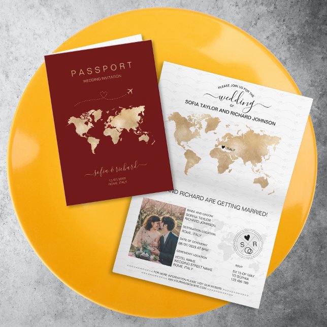 Bröllop-målpasset World Map Modern Invi Inbjudan (burgundy passport wedding invitation with golden world map)