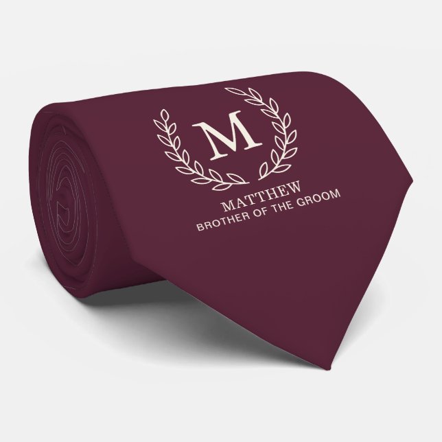 Bröllop med djupvinröd monogram för brudgummens br slips (Rullad)