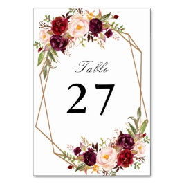 bröllop med grovröd och vattenfärgsgeometri bordsnummer