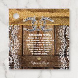 Bröllop med lantlig spets och hästskor gåvor etiketter