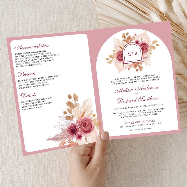 Bröllop med QR-kod och blommor i rosa Pampas Inbjudan (Skapare uppladdad)