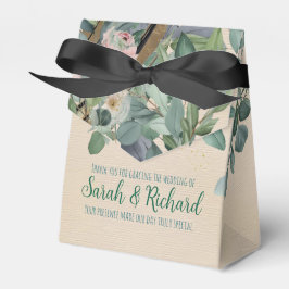 Bröllop med rosafärgade och salviafärgade blommor presentaskar