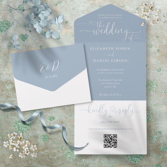 Bröllop med skript-hjärta i dammig blå QR-kod (Script Hearts Dusty Blue QR Code Wedding All In One Invitation)