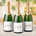 Bröllop Monogram minimalistisk enkel Guld och vit<br><div class="desc">Ett minimalistiskt bröllop-monogram utformar en samling produkter med klassisk traditionell typografi i guld på ren,  vit bakgrund. Den perfekta anpassad design för din speciella dag!</div>