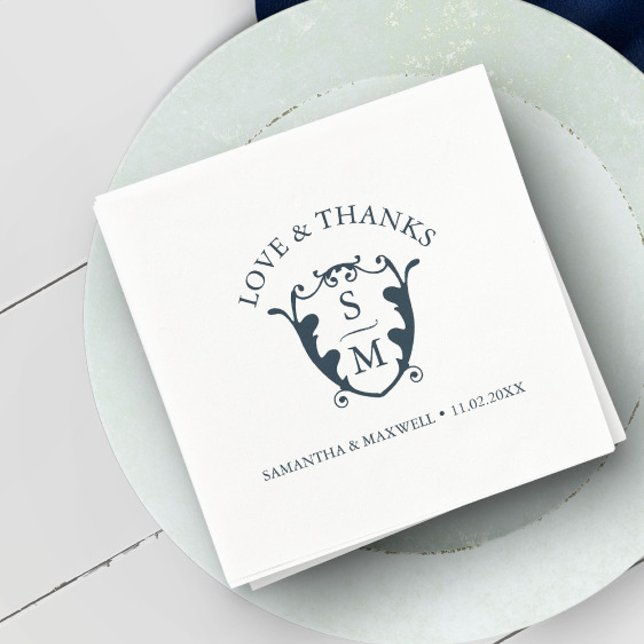 Bröllop Napkins Template Anpassningsbar Monogram V Pappersservett (Monogram wedding napkins blue initials and crest art by Victoria Grigaliunas of Do Tell A Belle)