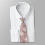 Bröllop Neck Tie Ro Guld  Gnistran Glitter Slips<br><div class="desc">Ro Guld Glitter Gnistra driver Chic Rosa Modern - Lägg till din unika text / Namn - Gör din Speciella gåva - Ändra storlek och flytta eller ta bort och lägg till text / inslag med anpassning verktyg. Utformning efter MIGNED. Se mina andra projekt. Du kan också överföra de här...</div>