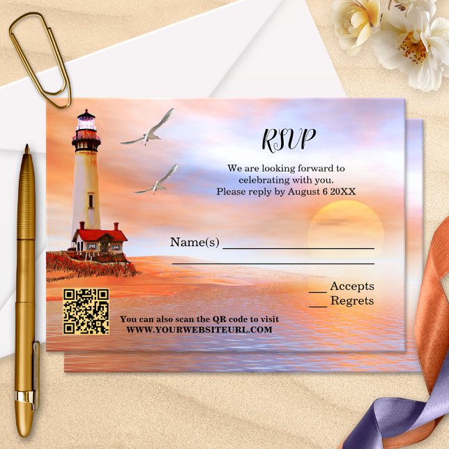Bröllop OSA för konstnärligt fack Kort (Wedding RSVP card with a painting of a lighthouse at the beach with seagulls at sunset.)