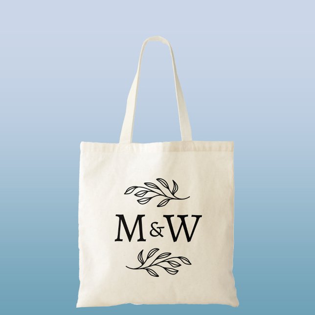 Bröllop par Monogram Elegant Botaniskt Tygkasse (Wedding couple monogram initials personalized botanical leaf sprig welcome or favor budget tote bag)