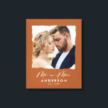 Bröllop personlig modern foto Mr och Mrs. Canvastryck<br><div class="desc">Modern,  lätt söndersliten kant-burgundfotot Mr. och Mrswedding personlig som skapats i gåva.</div>