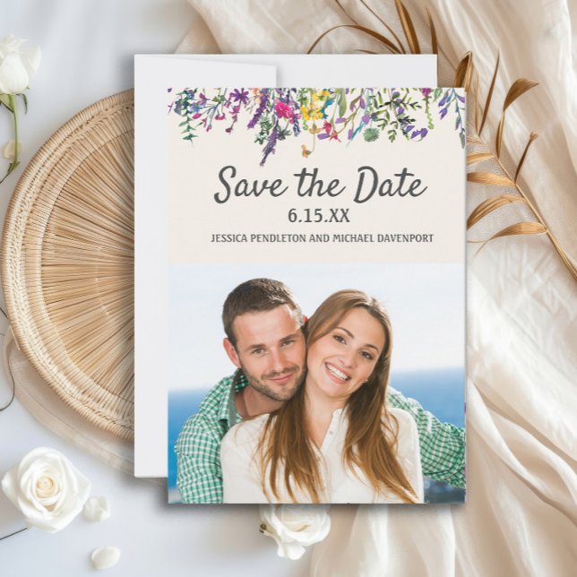 Bröllop Photo Watercolor Wildblommor Cream White Spara Datumet (Watercolor wildflowers wedding engagement photo Save the Date card)