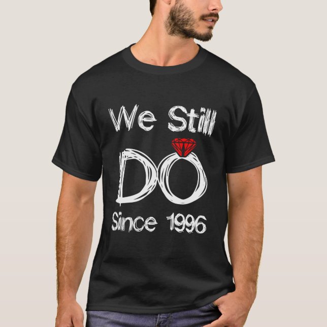 Bröllop Ring-Par-årsdagen är ännu inte avslutad T Shirt (Framsida)