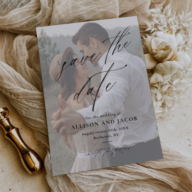 Bröllop spara datum för Elegant av budgetskript (Elegant handwritten budget wedding photo save the date card.)