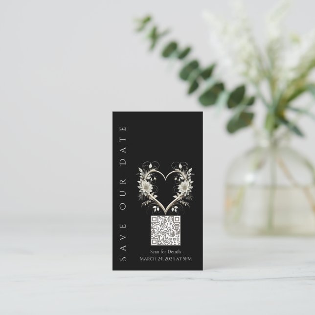 Bröllop spara datum-QR-vita blommor Visitkort (Stående Fram)