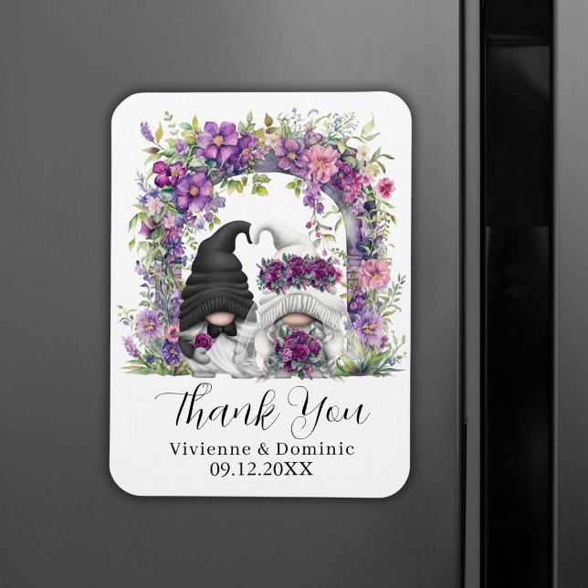 Bröllop Tack Gnome Lila Blommigt  Magnet (Wedding Thank You Gnome Purple Floral Magnet
)