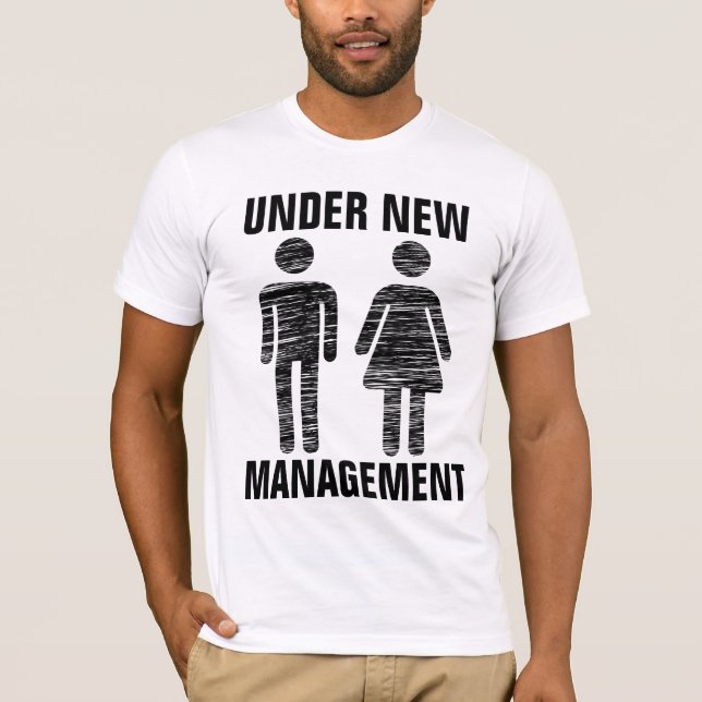 BRÖLLOP "UNDER NEW MANAGEMENT" T-SHIRTS (Framsida)