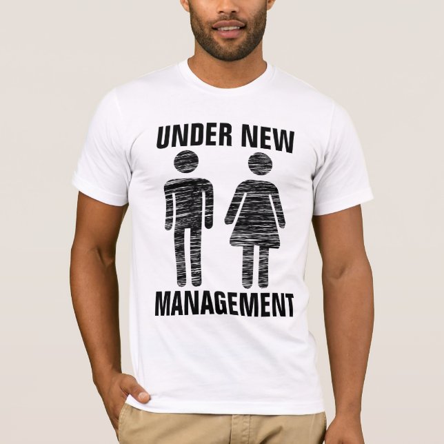 BRÖLLOP "UNDER NEW MANAGEMENT" T-SHIRTS (Framsida)