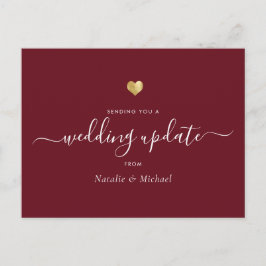 Bröllop Update Elegant Script Guld Heart Burgundy Vykort