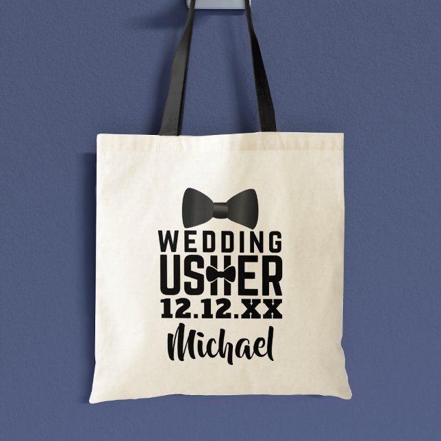 Bröllop Usher Gift Black Bow Tie Namn Tote Bag Tygkasse (Perfect tote bag for your Wedding Usher. Just add their name and your wedding date)