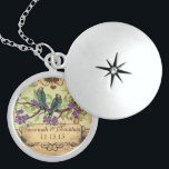 Bröllop Vintage Birds Lila Blooms Necklace Sterling Silver Halsband<br><div class="desc">Behåll Necklaces Välj antingen Silver Plattat Guld Avsluta eller Sterling silver Unik Personlig Anpassningsbar !st Bröllopsfest för julklapp av Bröllop Keepsakt Necklaces - om du vill ändra bakgrund färg - klicka på anpassa - klicka på redigera - välj sista verktyg i rullgardinsmenyn och välj från ett av de färger som...</div>