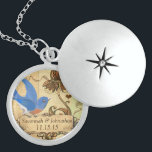 Bröllop Vintage Bluebird-årsjubileum Necklace Sterling Silver Halsband<br><div class="desc">Keepsakes Necklaces Välj antingen Silver Plated Ro Guld Avslutar eller Sterling silver Unik Personlig Anpassningsbar 1:a julgåva, Bröllopsfest keepsakes, Bröllopsfest favors, Bluebird bröllop-årsjubileum keepsaké, lovebird bröllop, turblåfågel bröllop, love birds, bröllop bröllop, dammiga blå bröllop, 25:e bröllop-årsdagen, Dusty blue bröllop-årsdagen håll Bröllopen för Bröllopsfest för färg för saknad - om du...</div>