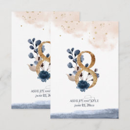 Bröllopsbord nummer i marinblått, rosenskimmer och inbjudningar