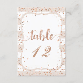 Bröllopsbordnummer med sandränder och roséguld inbjudningar