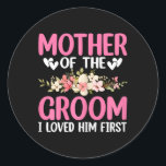 Bröllopsdag Bröllop Mor i det rum jag älskade Runt Klistermärke<br><div class="desc">Bröllopsdag Bröllop Mor i den groom jag älskade honom först</div>