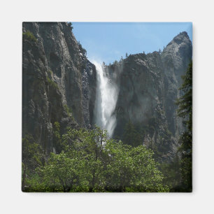 Bröllopsdunstfallen i Yosemite nationalpark Magnet