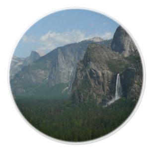 Bröllopsdunstfallen och Half Dome i Yosemite Knopp