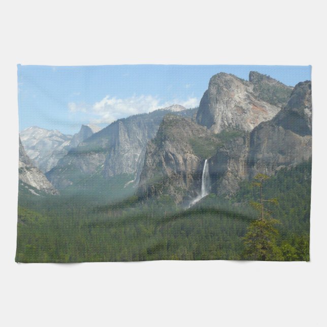 Bröllopsdunstfallen och Half Dome i Yosemite Kökshandduk (Horisontell)