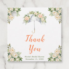 Bröllopsdusch med blomsterparaply gåvor etiketter