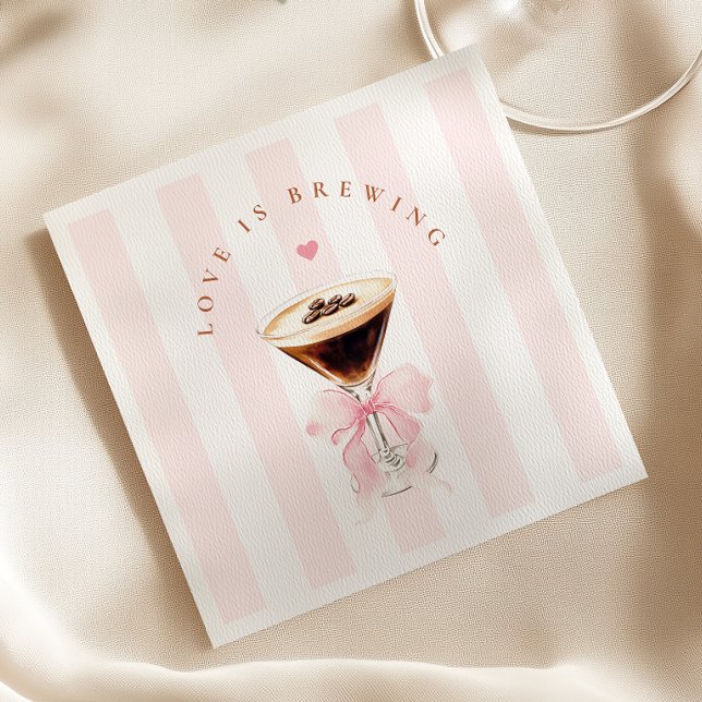 Bröllopsfest där kärlek bryggs pappersservett (Skapare uppladdad)