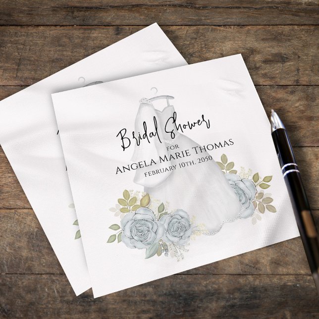 Bröllopsfest Elegant Kalligrafi Blå Blommor Pappersservett (Bridal shower custom cocktail napkins with blue floral roses. )