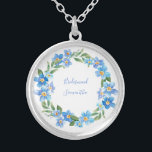 Bröllopsfest för Blommigt av monogrammad blå Gult Silverpläterat Halsband<br><div class="desc">Monogram den här vackra blåa och gult blommigt-halsbandet silver för brudens sida och budens mamma samt mor i brudgummen.</div>